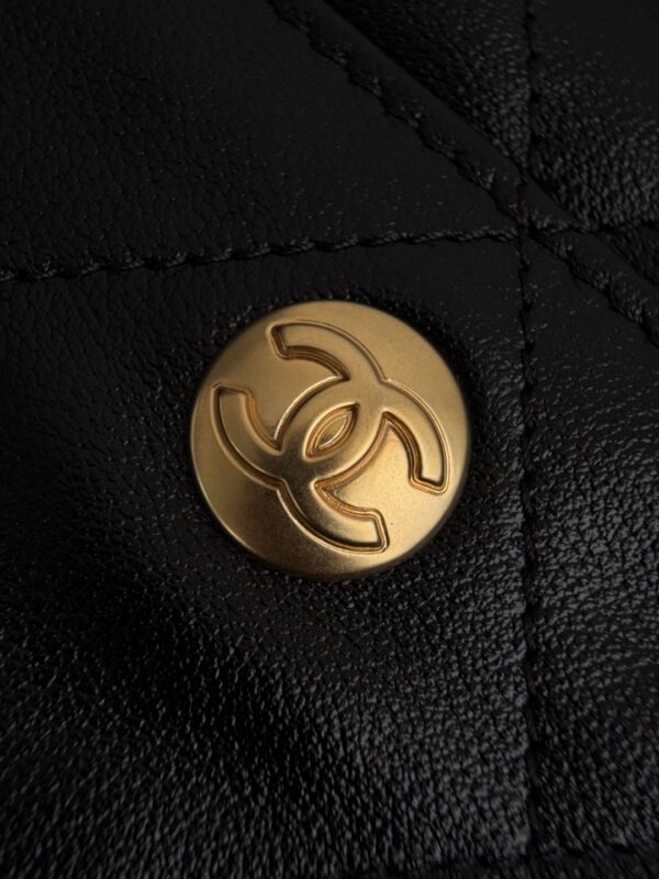 CHANEL - Image 7