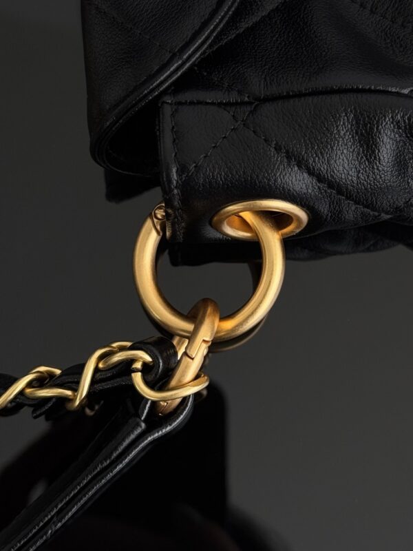 CHANEL - Image 3