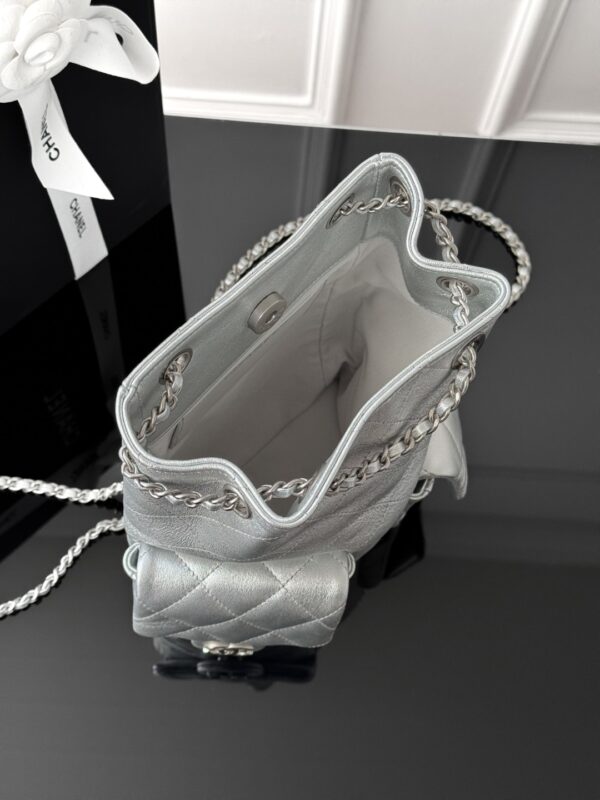 CHANEL - Image 2