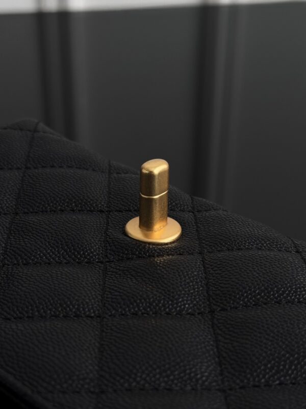 CHANEL - Image 8