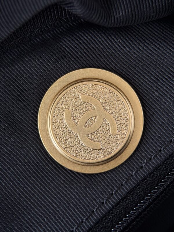 CHANEL - Image 5