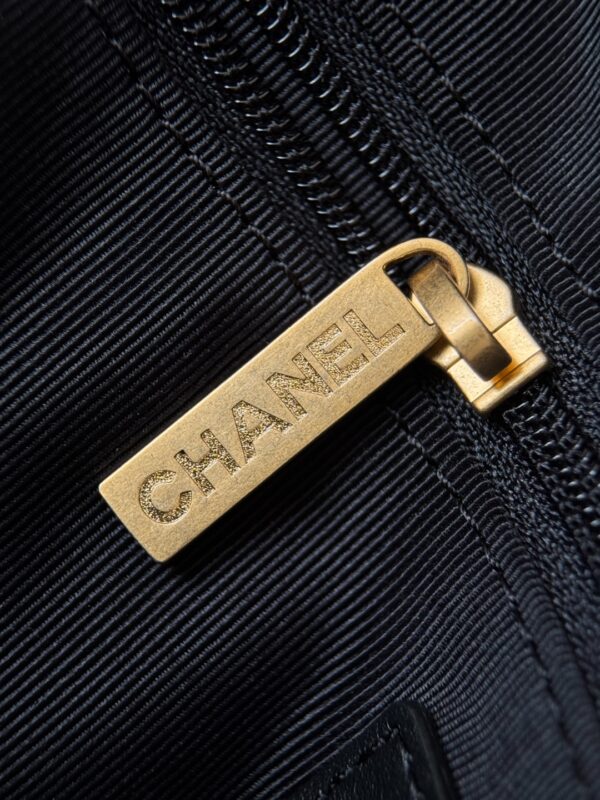 CHANEL - Image 7