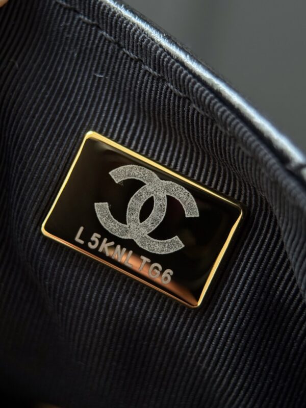 CHANEL - Image 8