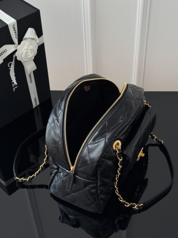 CHANEL - Image 9