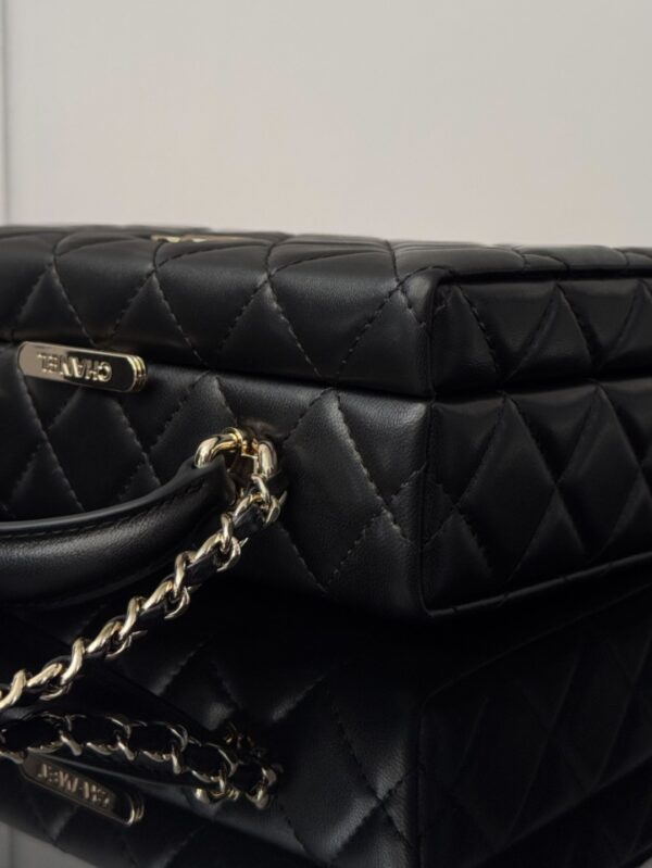 CHANEL - Image 2