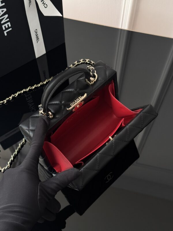 CHANEL - Image 9