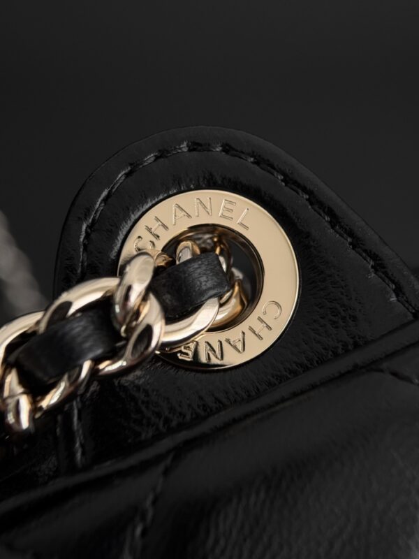 CHANEL - Image 3