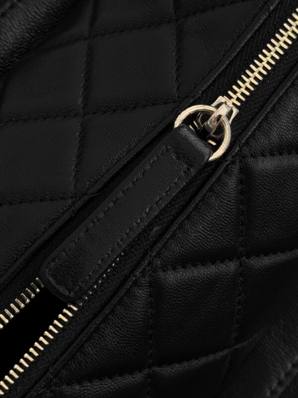 CHANEL - Image 7