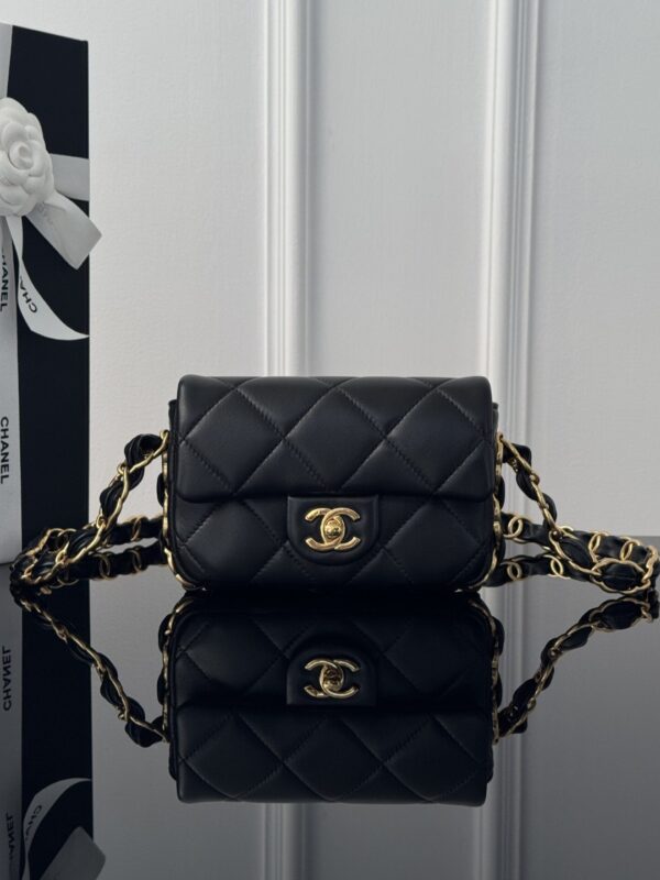 CHANEL - Image 10