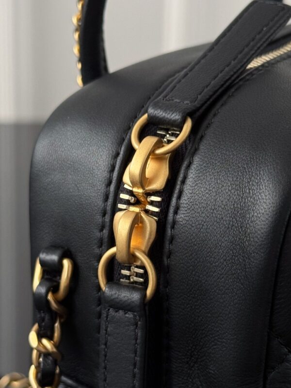 CHANEL - Image 3