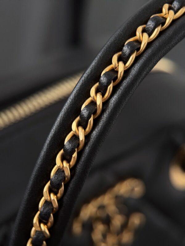 CHANEL - Image 5