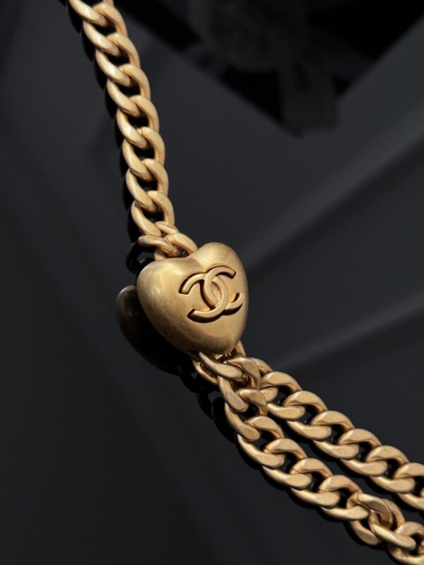 CHANEL - Image 3