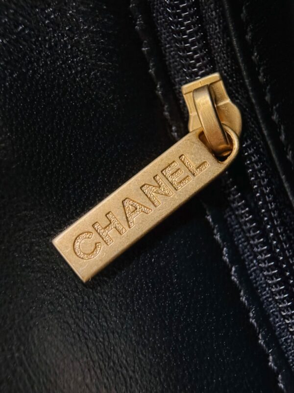 CHANEL - Image 5