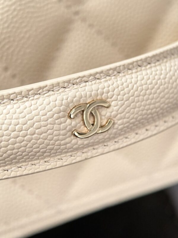CHANEL - Image 8