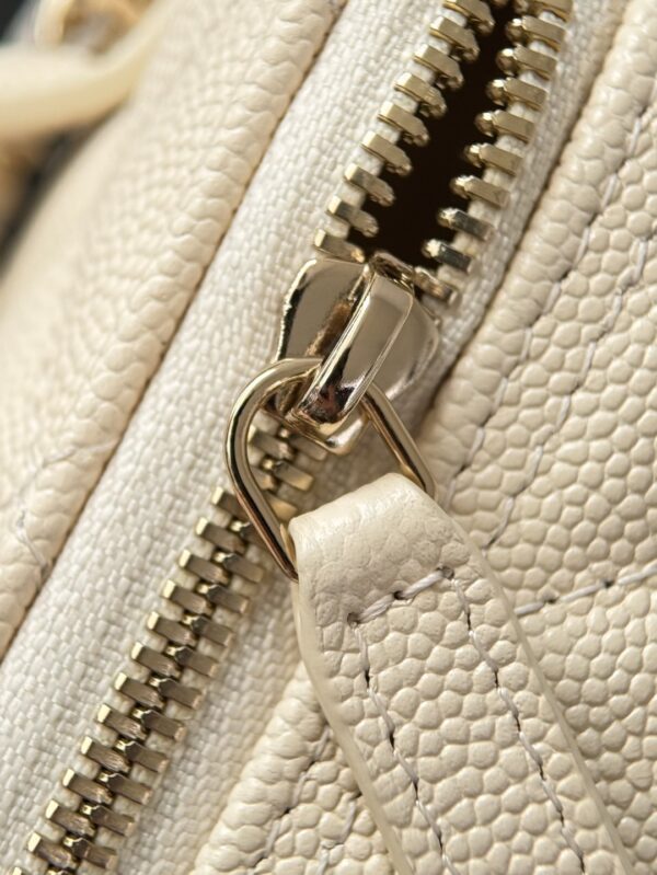 CHANEL - Image 5
