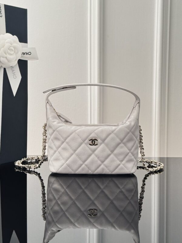 CHANEL - Image 3