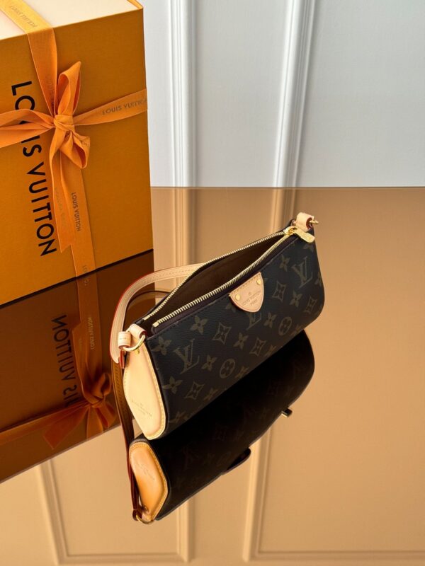 LV - Image 7