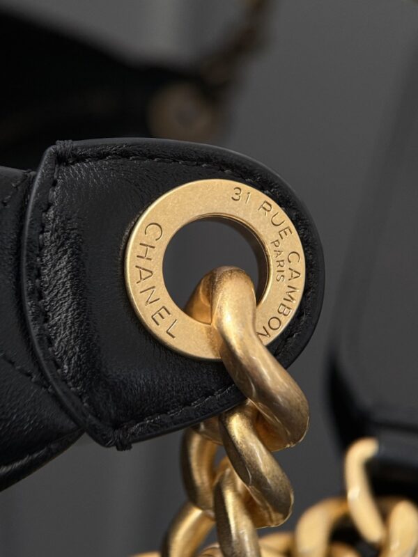 CHANEL - Image 3