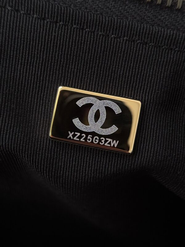 CHANEL - Image 7