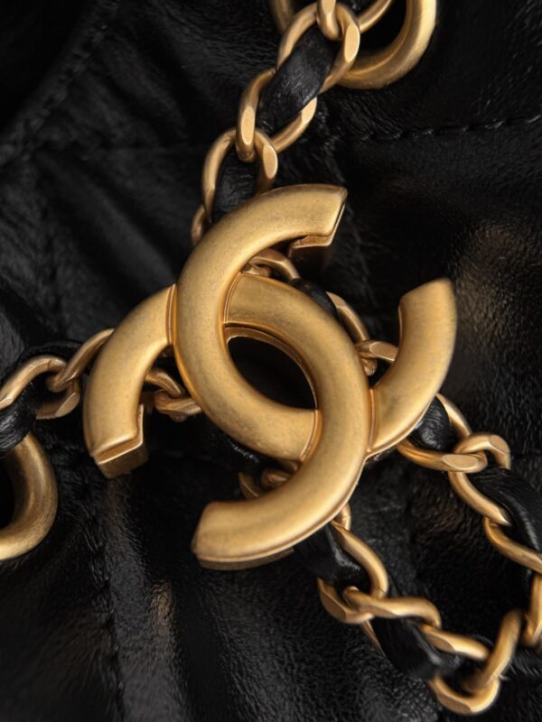 CHANEL - Image 2