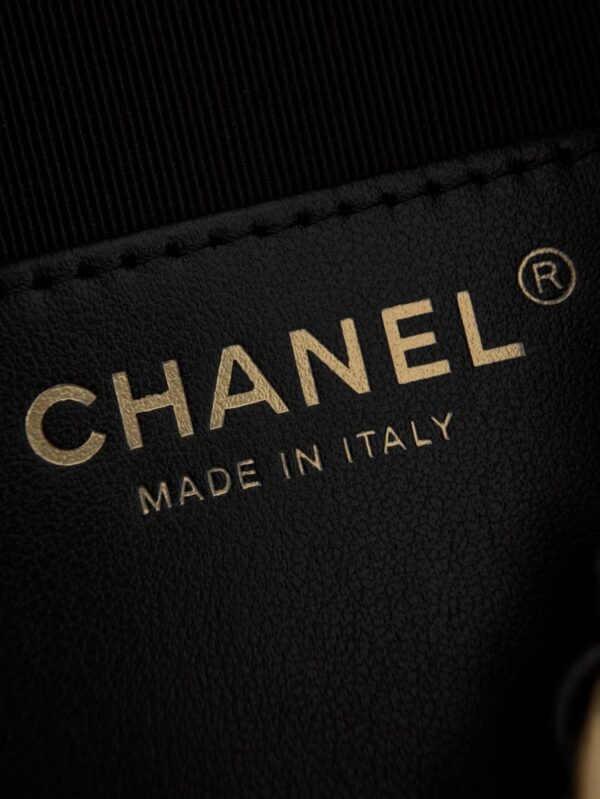 CHANEL - Image 7
