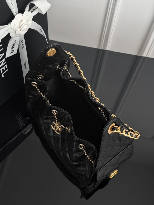 CHANEL - Image 9