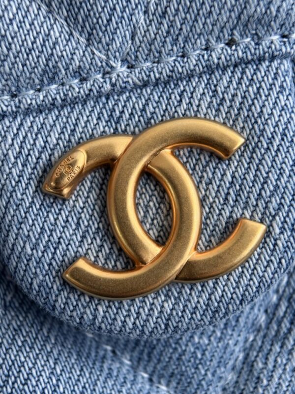 CHANEL - Image 2