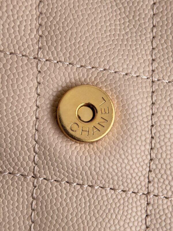 CHANEL - Image 7