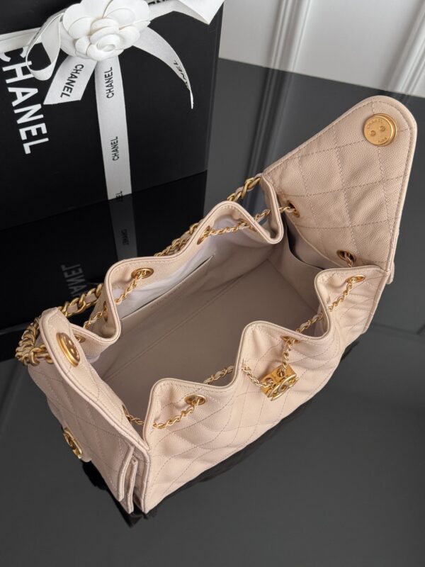CHANEL - Image 9