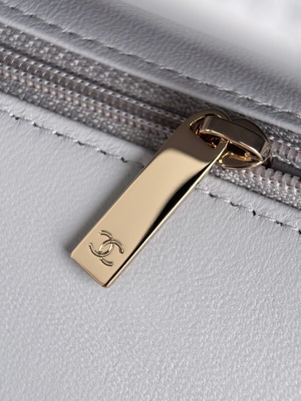 CHANEL - Image 4