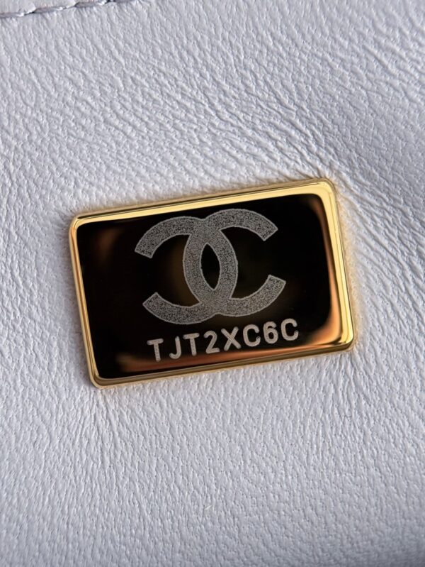 CHANEL - Image 5