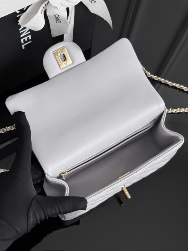 CHANEL - Image 9