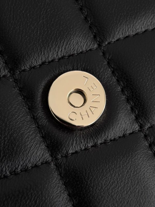 CHANEL - Image 4