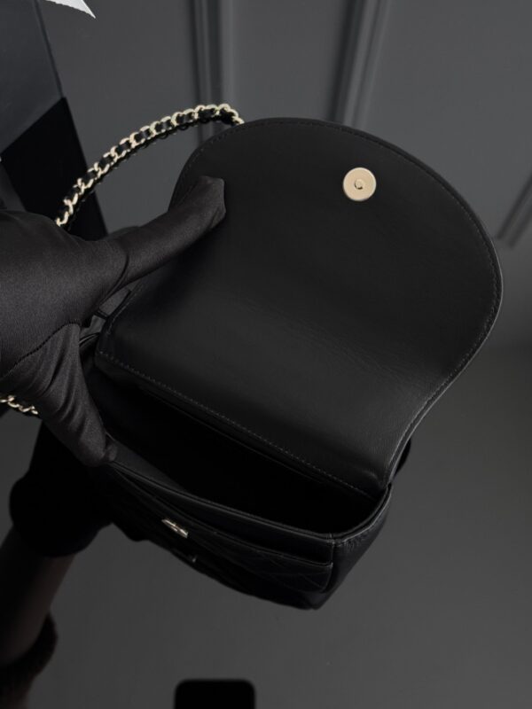 CHANEL - Image 9