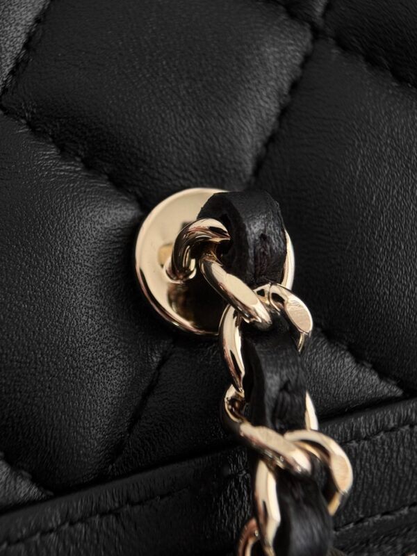 CHANEL - Image 3