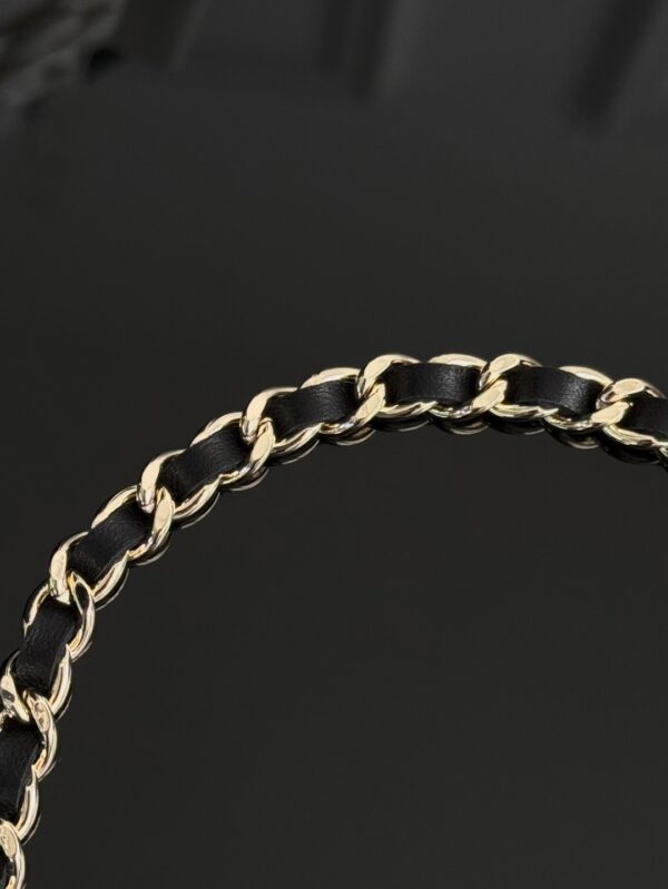 CHANEL - Image 5