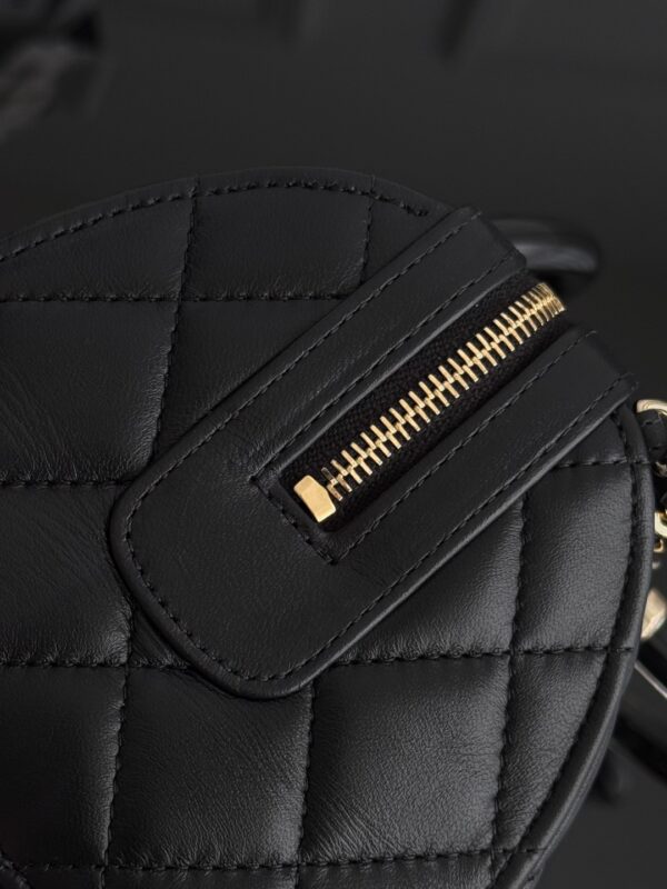 CHANEL - Image 8