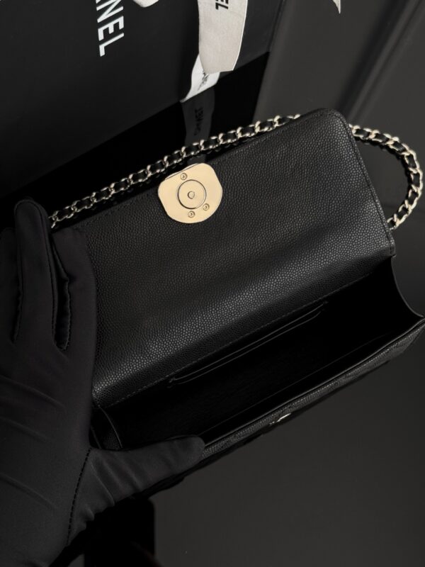 CHANEL - Image 9