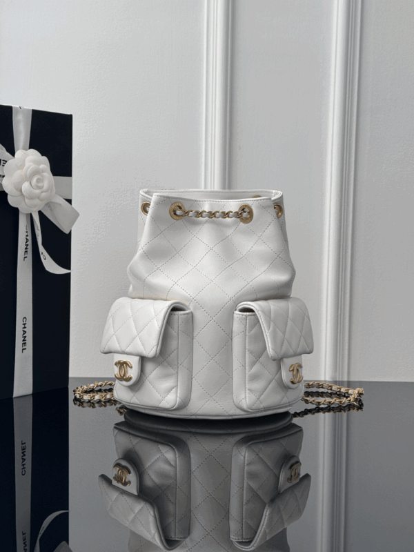 CHANEL - Image 10