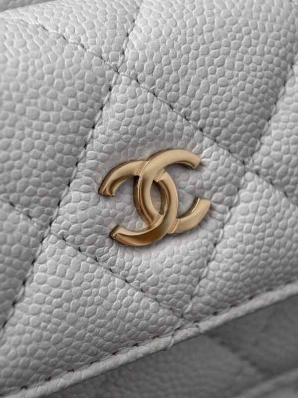CHANEL - Image 3