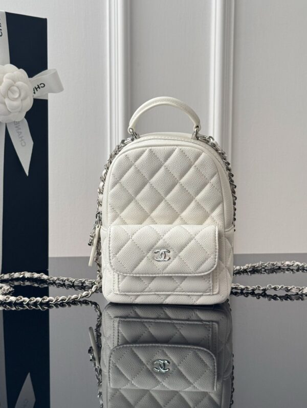 CHANEL - Image 10