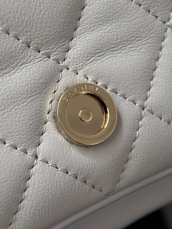 CHANEL - Image 4