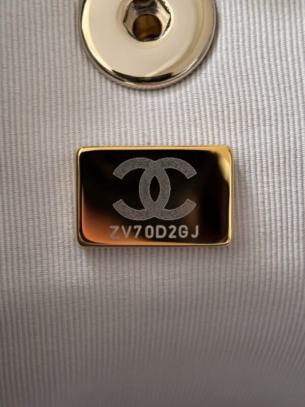 CHANEL - Image 8
