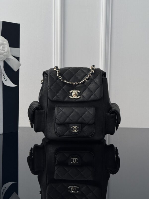 CHANEL - Image 11