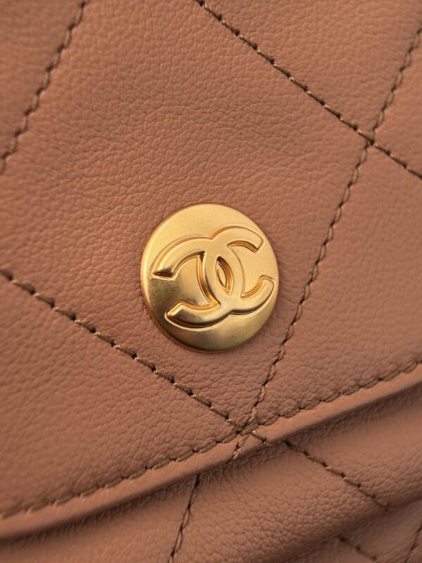 CHANEL - Image 3