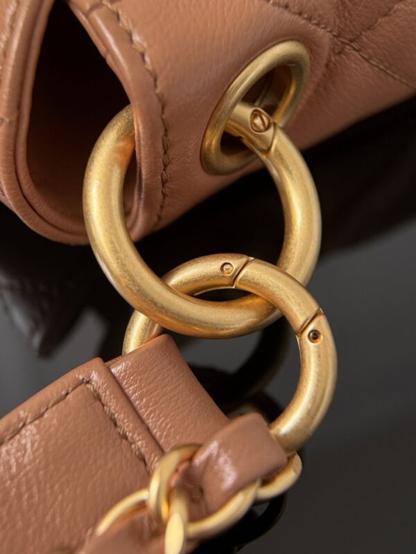 CHANEL - Image 4