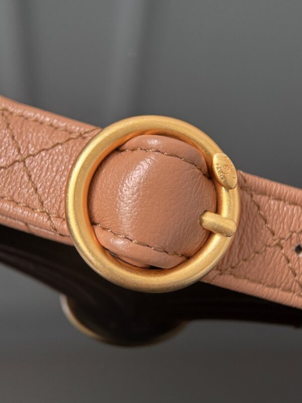 CHANEL - Image 6