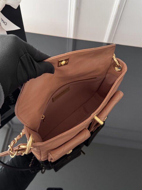CHANEL - Image 9