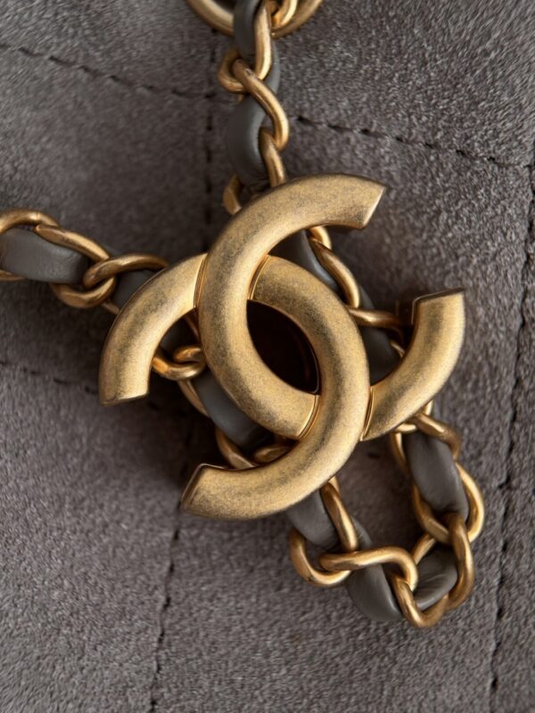 CHANEL - Image 2