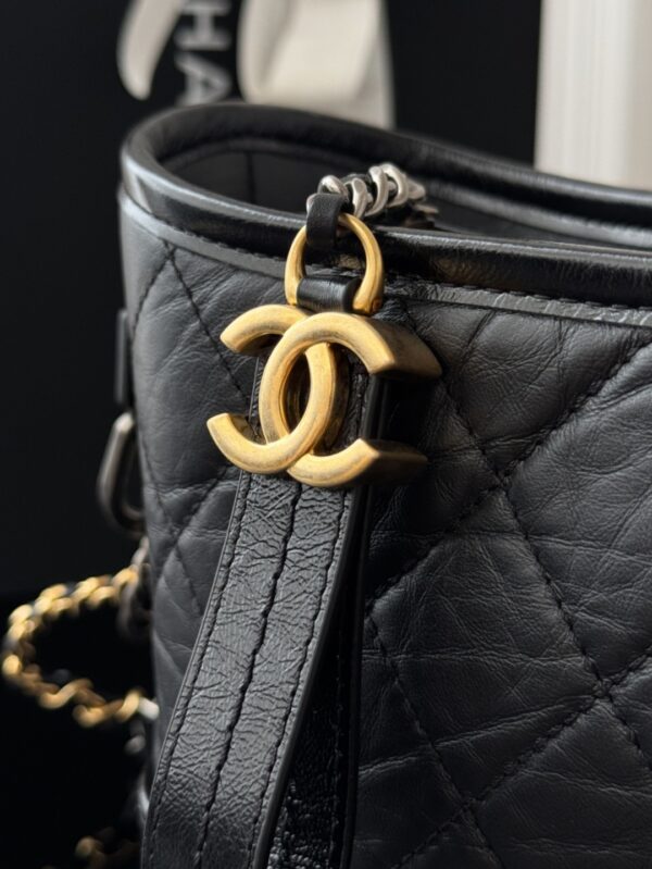 CHANEL - Image 2